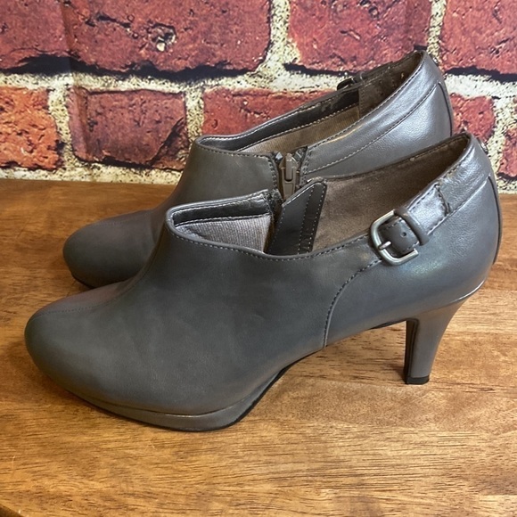 Life Stride Comfort Grey Platform Round Toe Heeled Bootie Size 8 - Picture 7 of 14